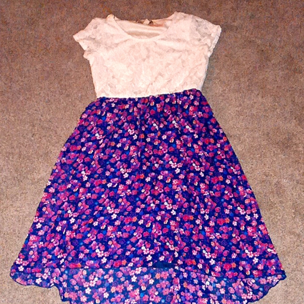 Girls size 14 Speechless Dress.